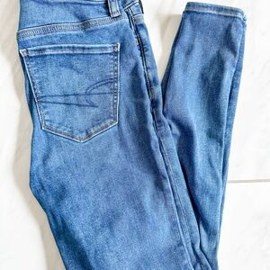 American Eagle Outfitters High-Rise Skinny Jeans